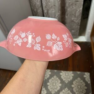 Pink Pyrex 1950's Gooseberry 4 quart bowl number 444 Cinderella Mixing Bowl